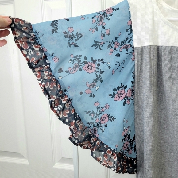 BAEA Color Block Flutter Sleeve - Picture 3 of 5